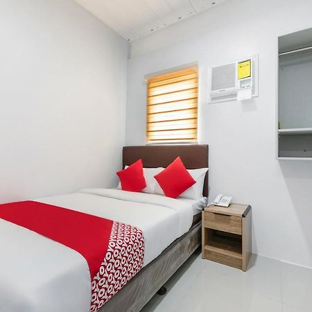 Super Oyo 515 Finnex Hotel Мандалуйонг Экстерьер фото