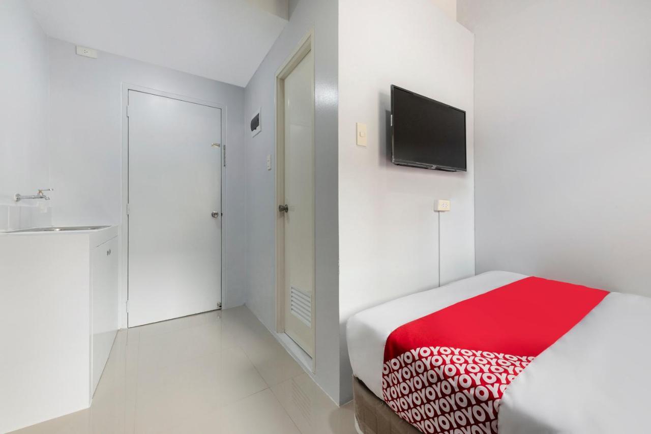 Super Oyo 515 Finnex Hotel Мандалуйонг Экстерьер фото