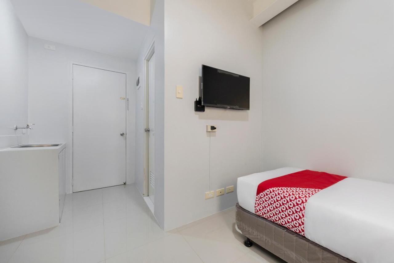 Super Oyo 515 Finnex Hotel Мандалуйонг Экстерьер фото