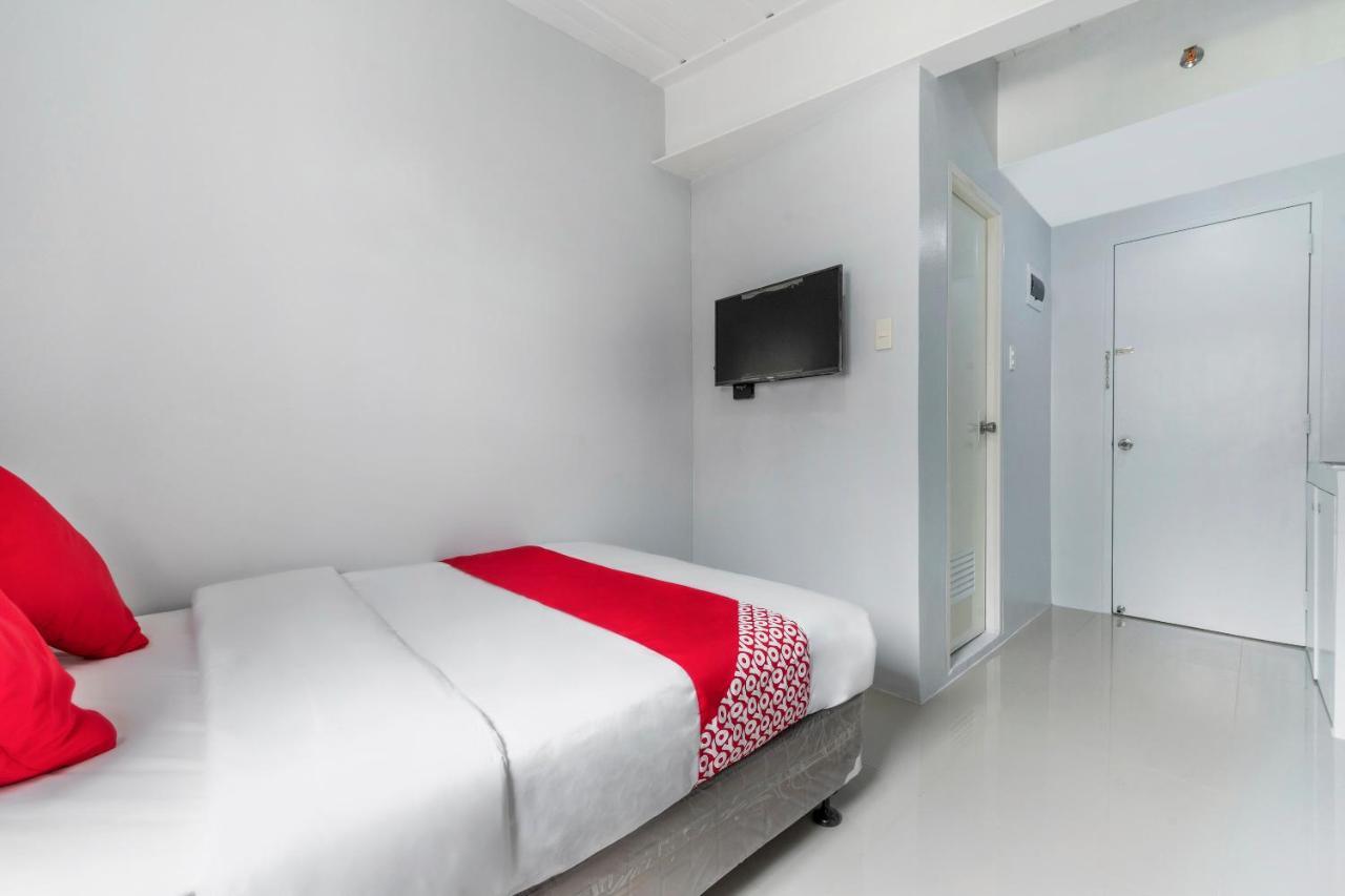 Super Oyo 515 Finnex Hotel Мандалуйонг Экстерьер фото